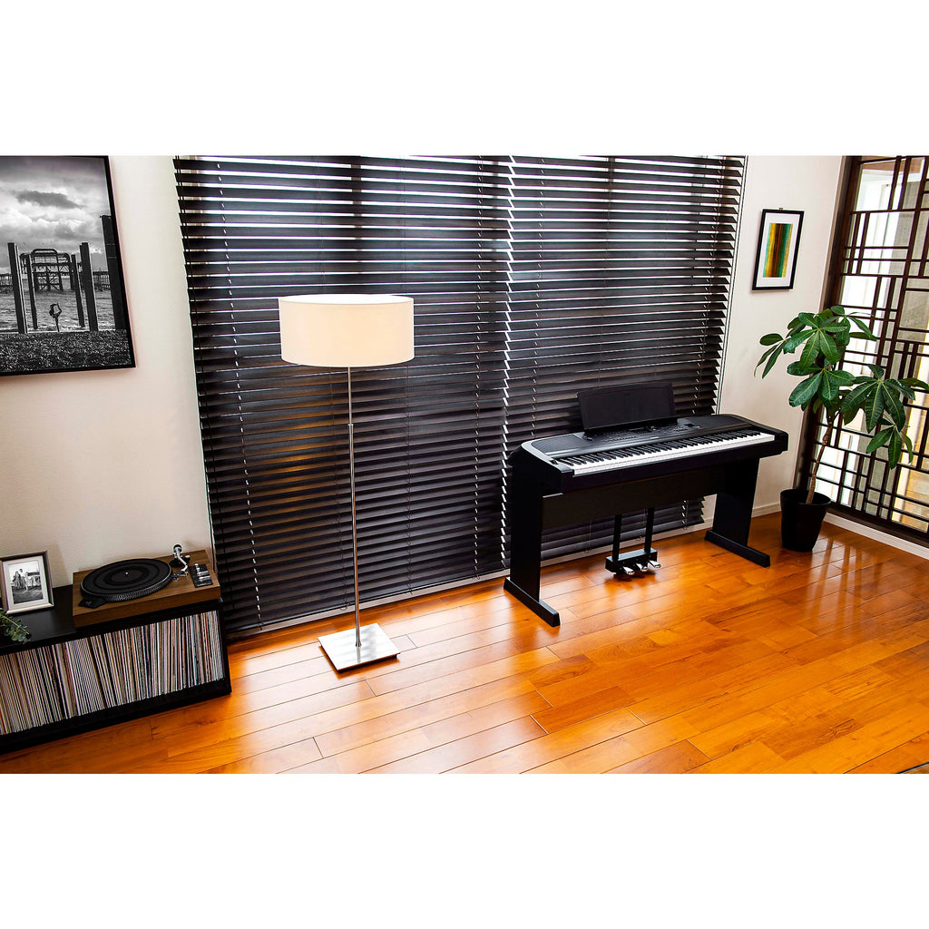 Yamaha DGX-670 Keyboard With Matching Stand and Pedal