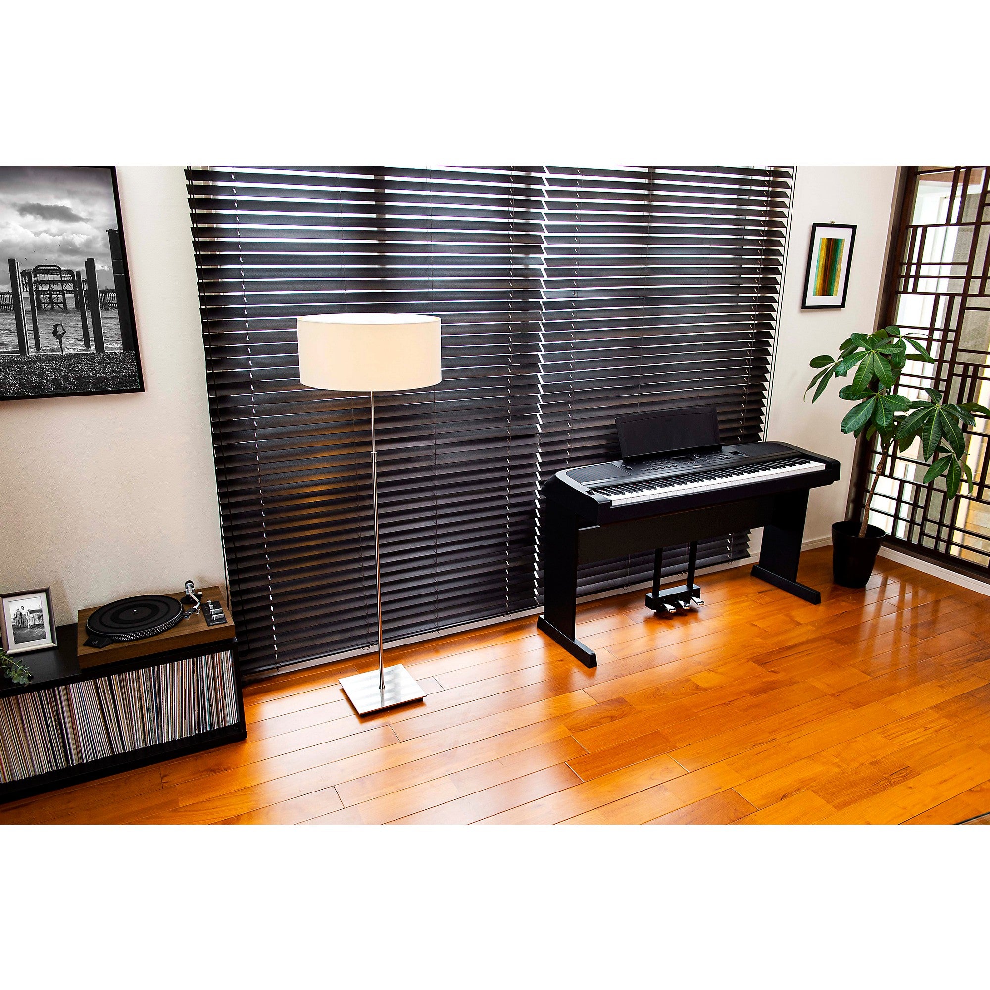 Yamaha DGX-670 Keyboard With Matching Stand and Pedal