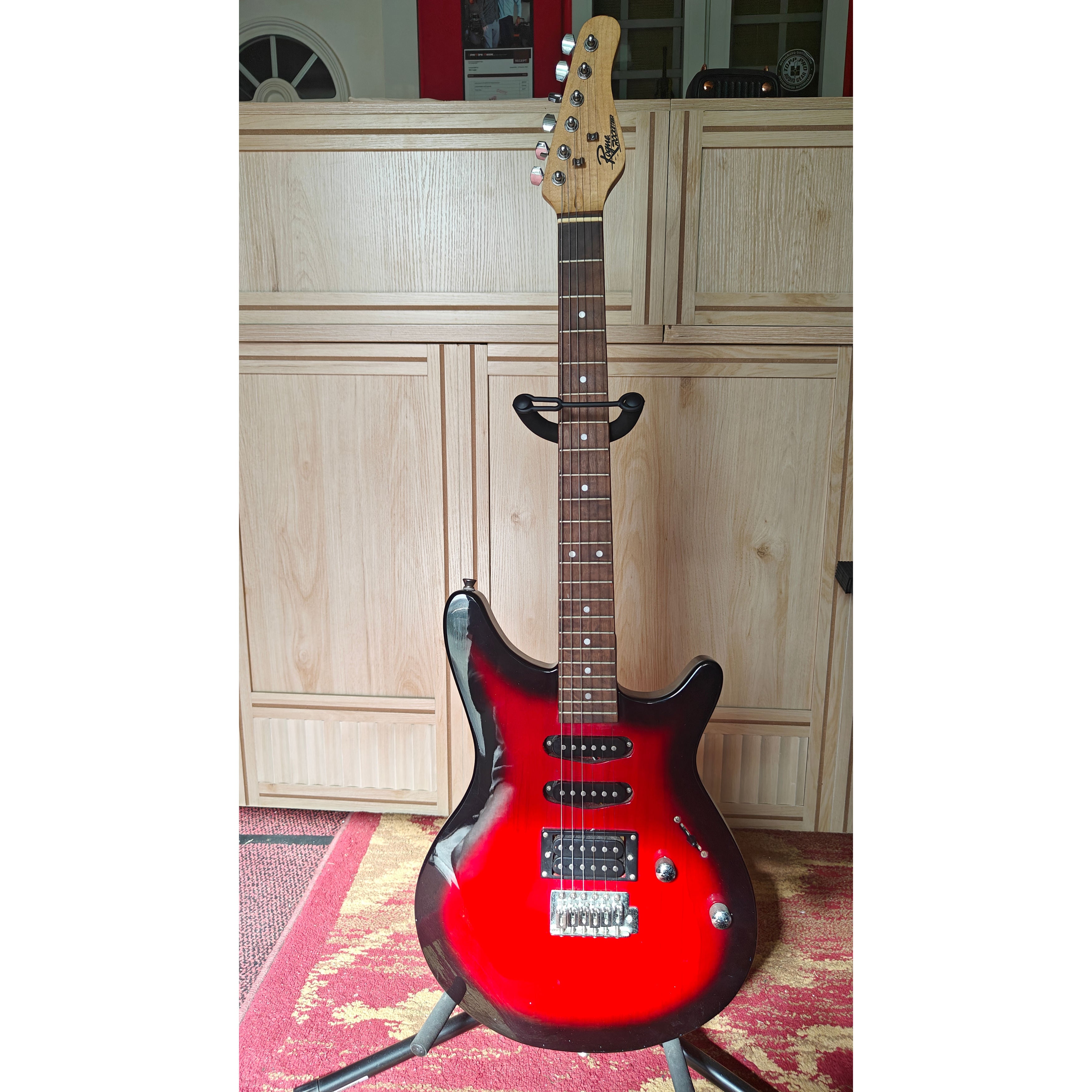 Rogue Rocketeer Electric Guitar Red Burst (USED)