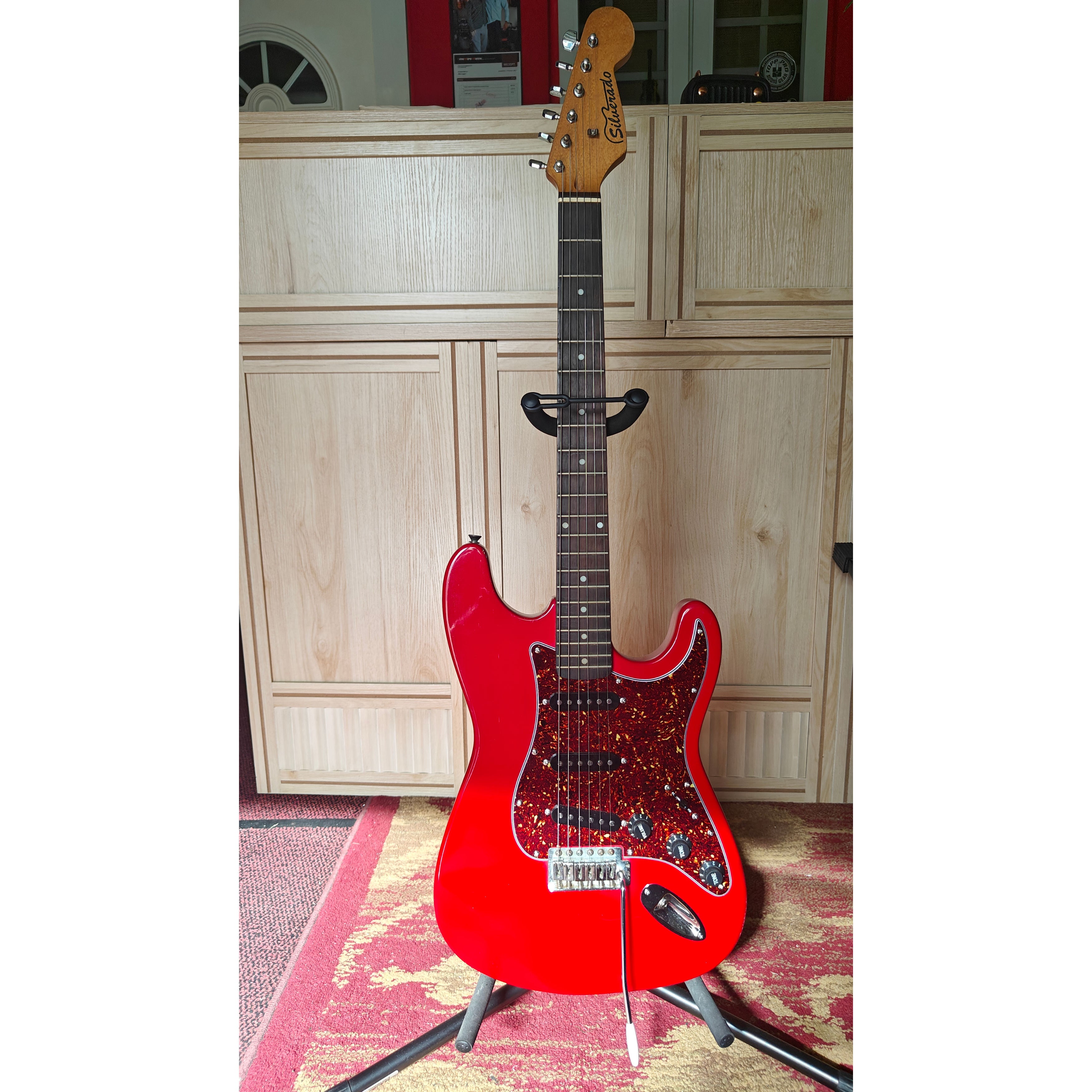 Silverado Strat-Type Electric Guitar Red (USED)