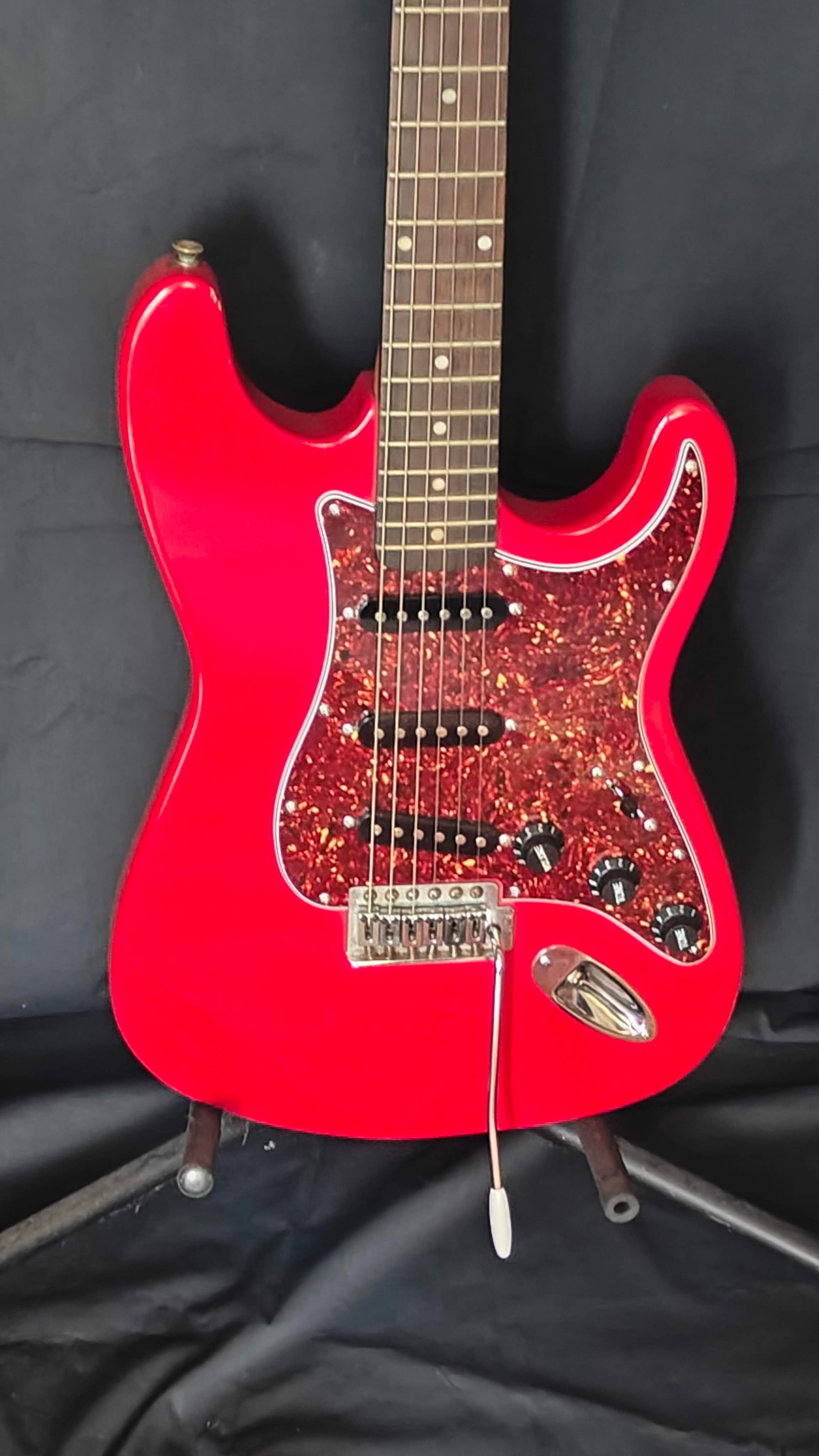 Silverado Strat-Type Electric Guitar Red (USED)